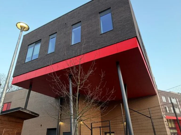 Didsbury High School | John Turner Construction Case Study Didsbury High School | John Turner Construction Case Study